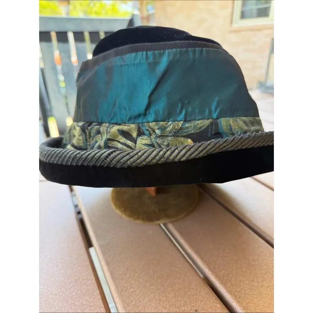 Art Velvet Bucket Hat Black Blue Purple